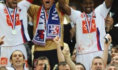 九游体育官方入口-里昂球队在客场比赛中踢出精彩战术