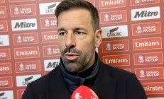 九游体育官网入口-莱斯特城大胜般尼茅斯，领先优势