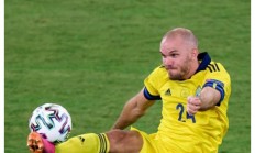 九游体育登录-希腊队实现逆袭，击败对手晋级夺冠