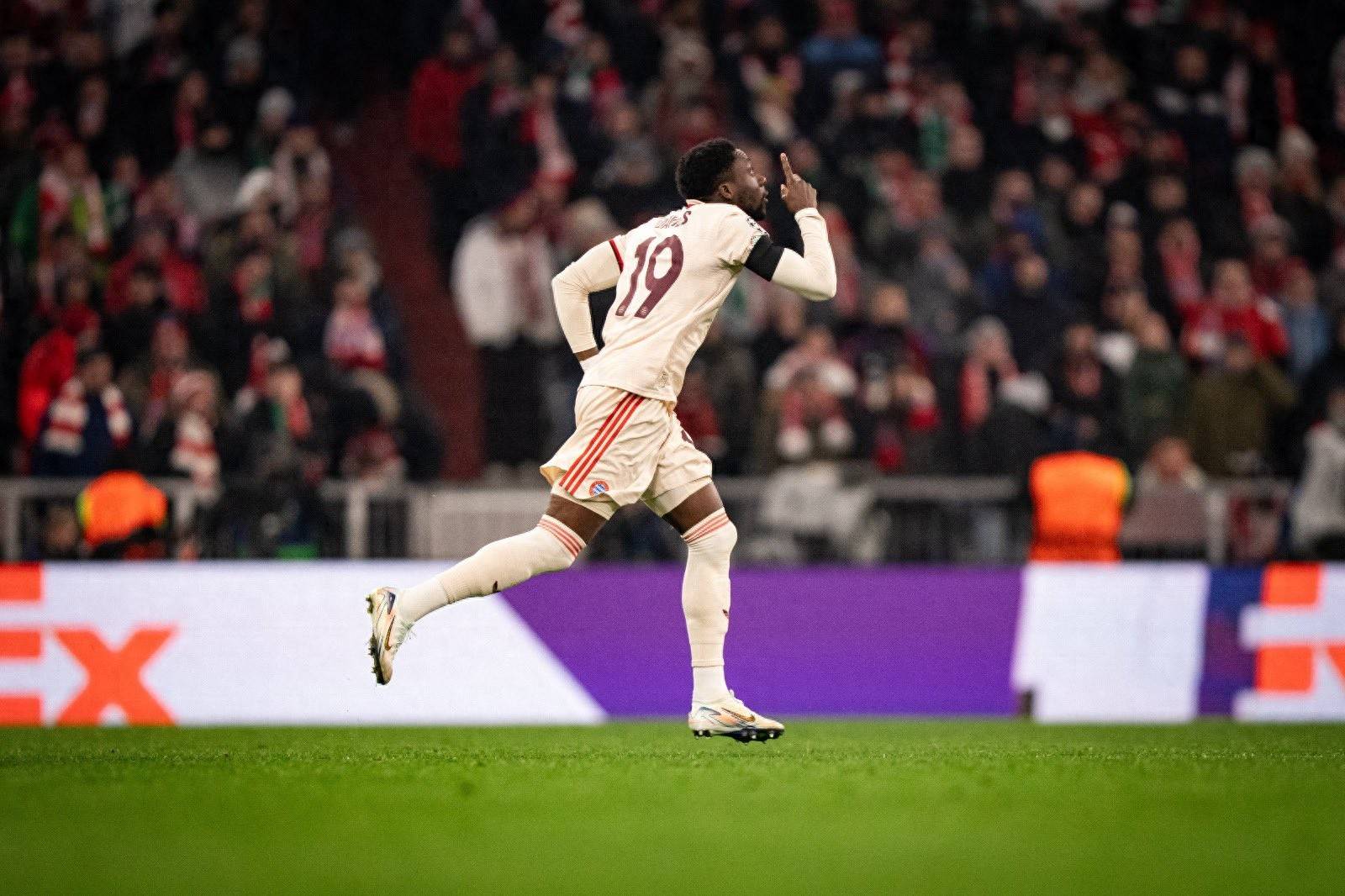 拜仁慕尼黑二度战胜，夺冠前路愈发清晰的简单介绍