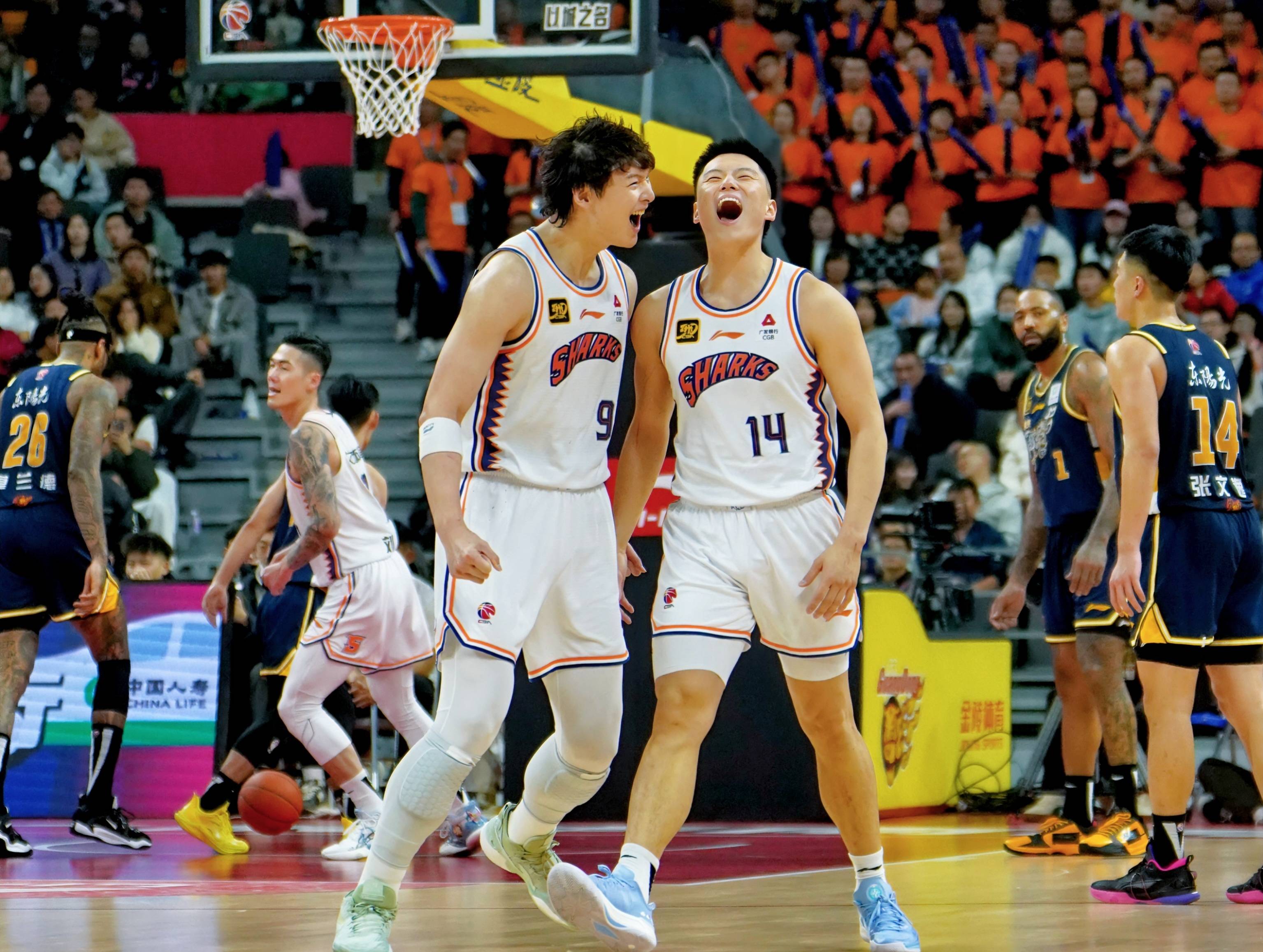 关于广东东莞客场大胜上海，领先积分榜的信息