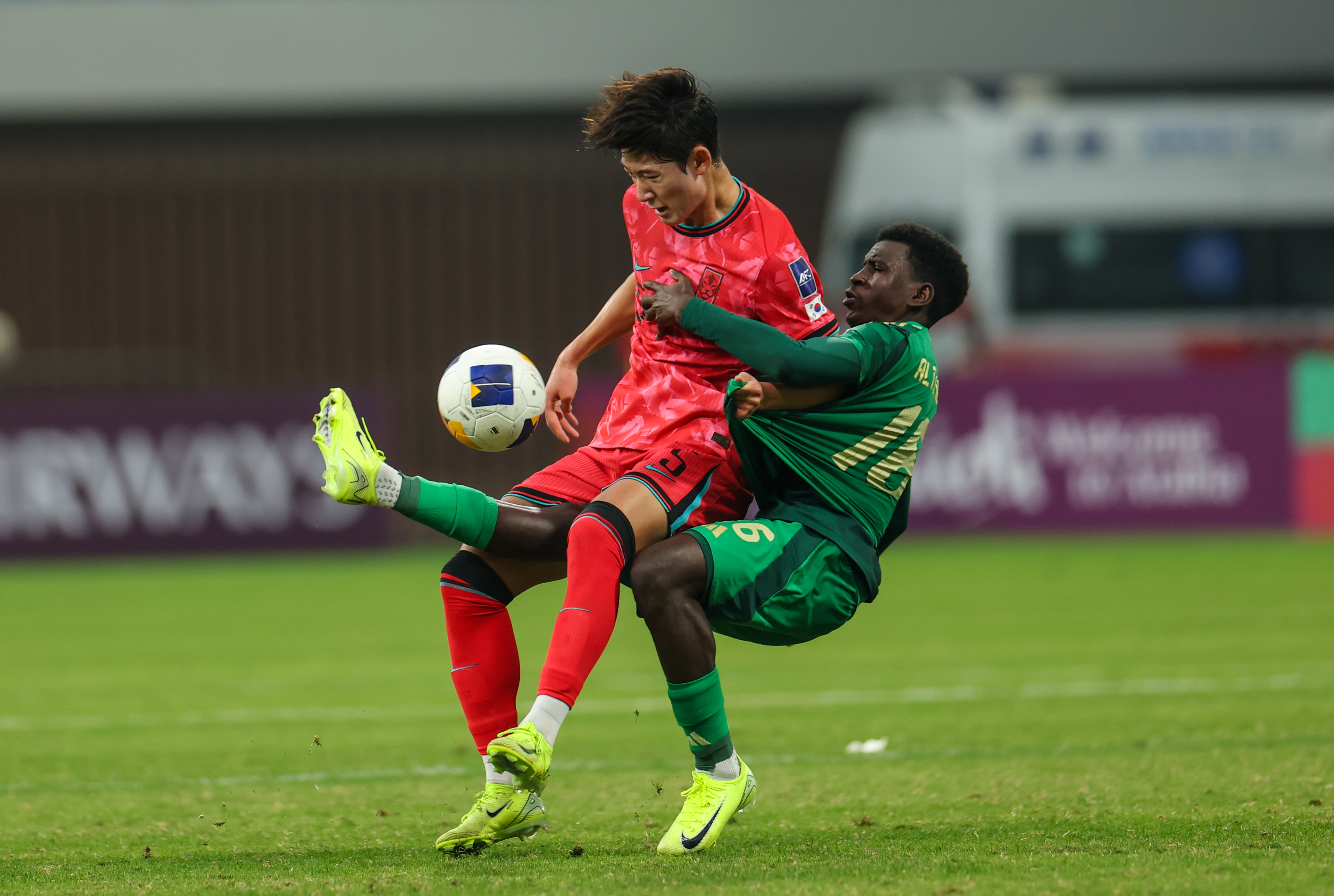 关于亚洲足球比赛的最新赛况一览无余