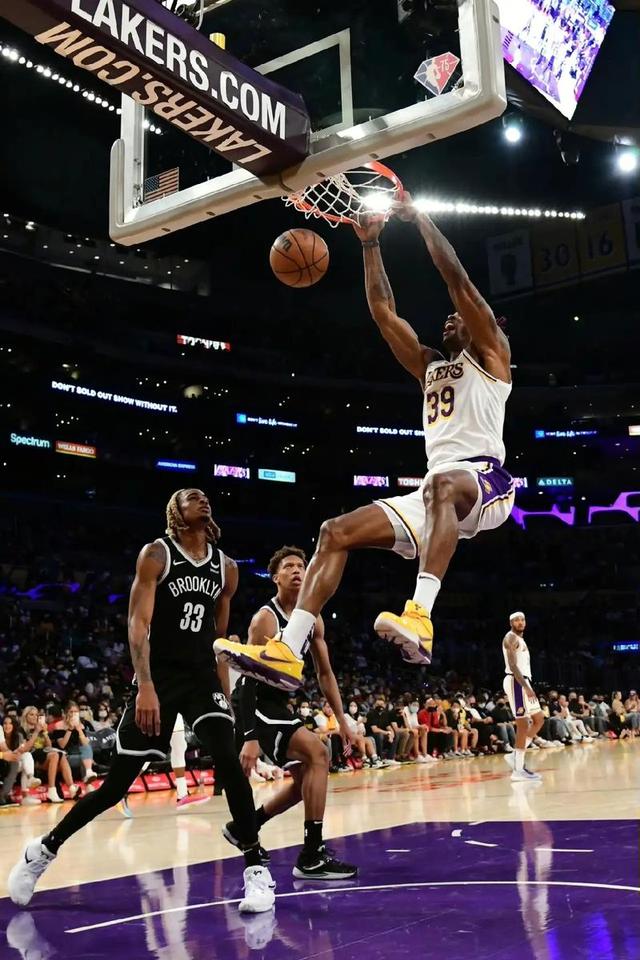 霍华德牵制杀手节奏，雷霆绊倒湖人神盾远航的简单介绍