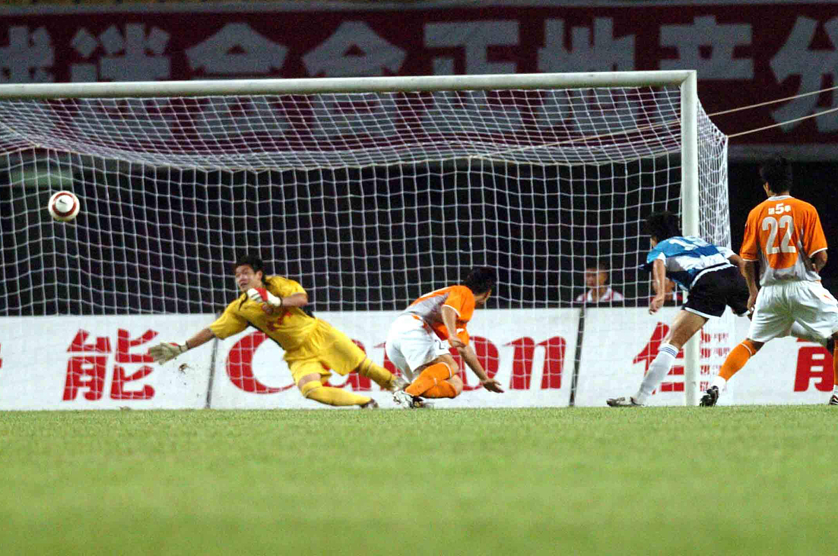 谢菲联客场惊险赢球，重返争胜轨道