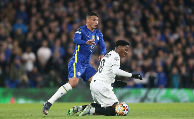 里尔客场告捷，继续保持领先优势