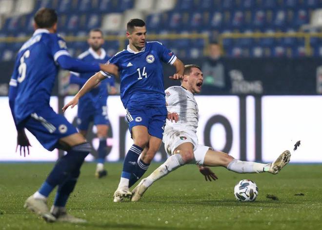 斯洛伐克国家队备战欧锦赛预选赛，全力以赴迎接挑战！的简单介绍