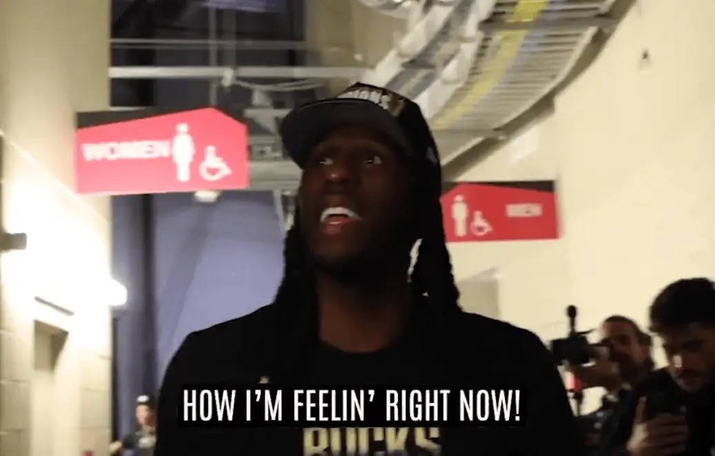 包含雄鹿主场惊险取胜，完美保持主场不败的词条