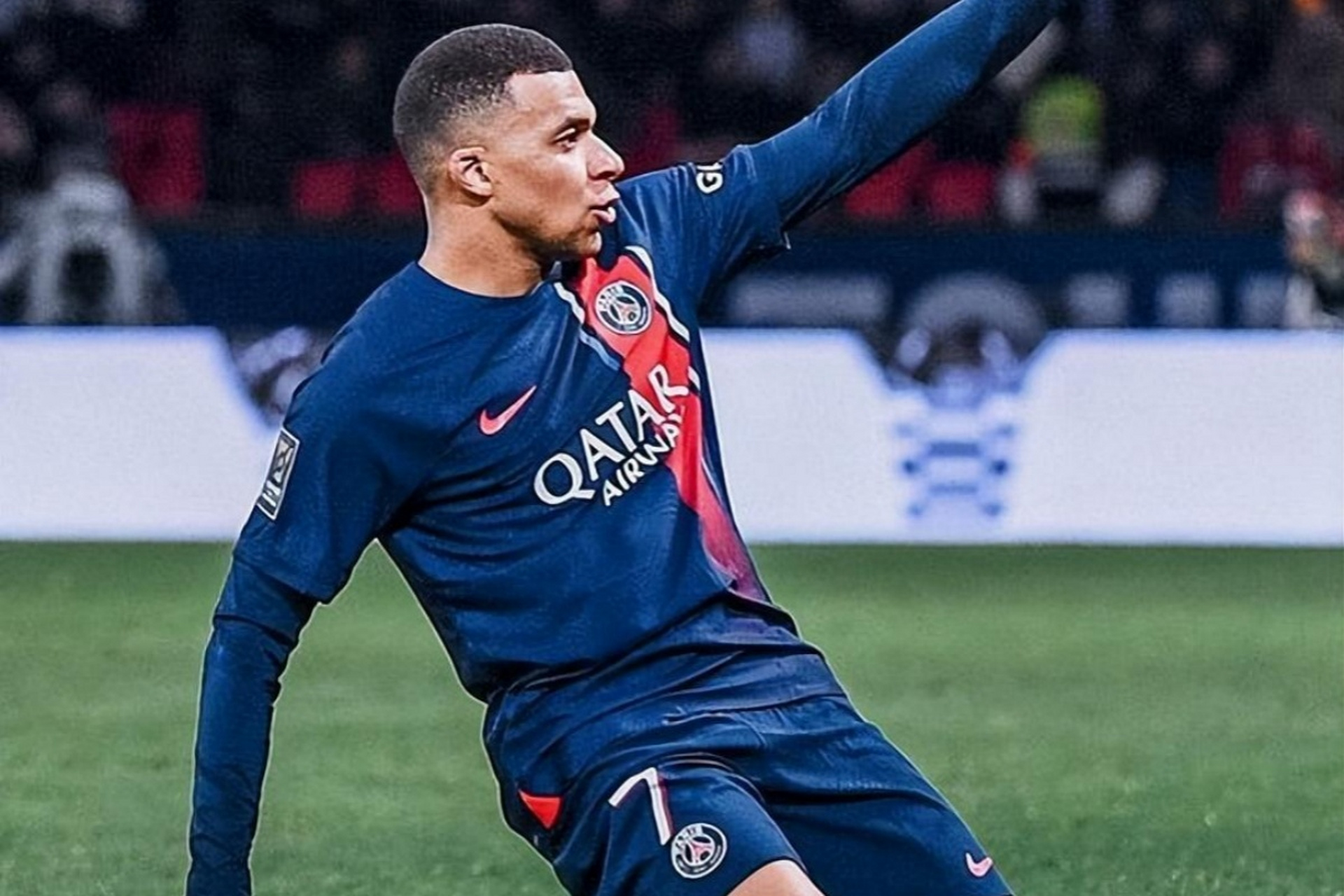 包含巴黎再度大胜，有望晋级下一轮的词条