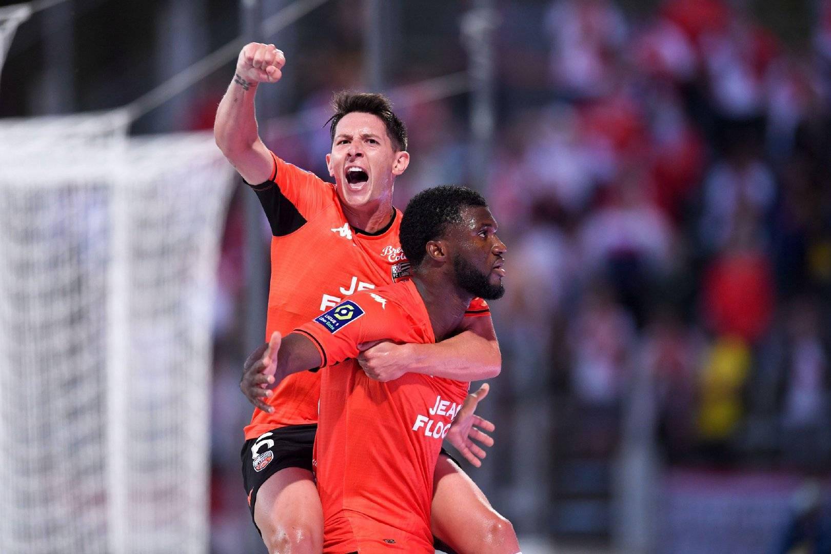 关于马洛尔卡客场不败继续领跑积分榜的信息