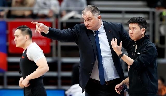 世界级教练引领球队征战国际舞台