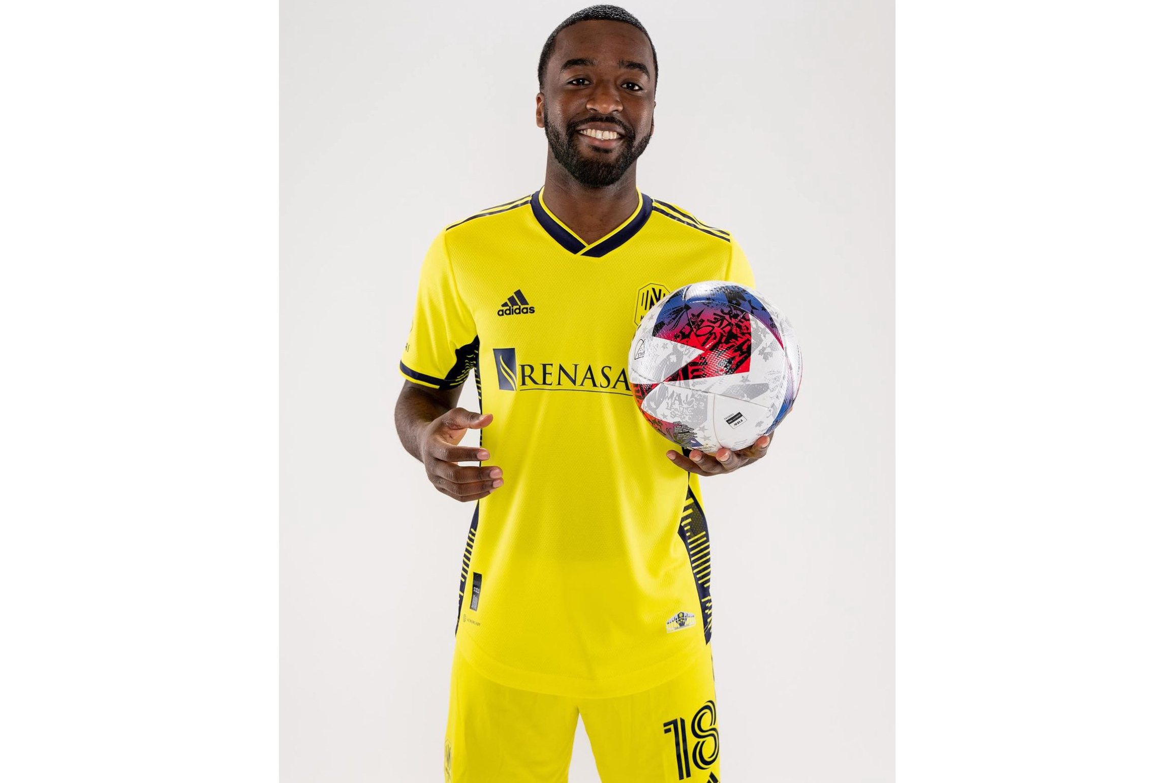 沙尔克遭遇绝杀，主帅踢水瓶愤怒