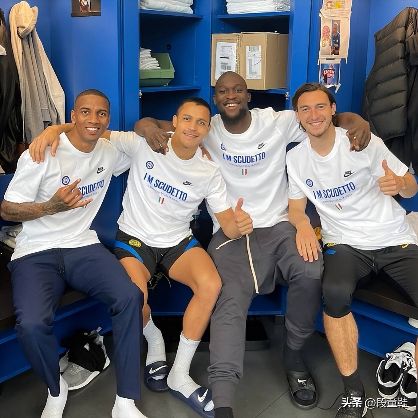 包含曼联客场失利，卢卡库独造一球憾负的词条