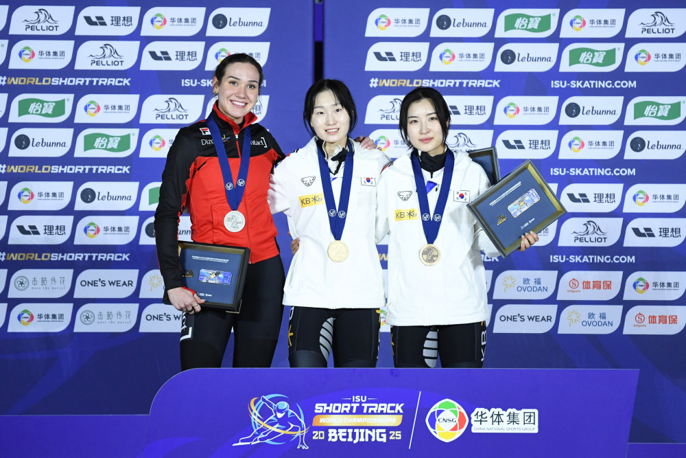 关于短道速滑惊现逆袭，韩国选手夺冠！的信息