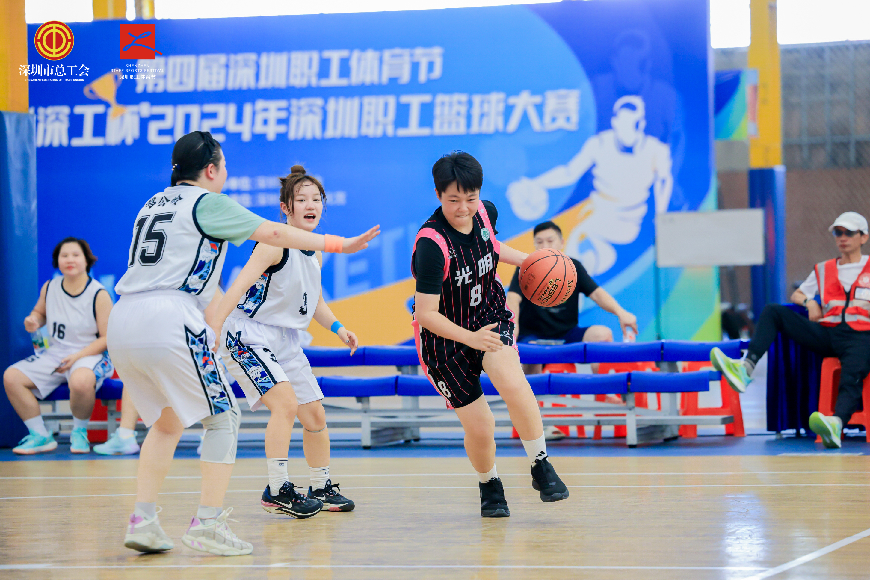 关于激烈角逐后，冠军队伍尽展球技，成功夺冠的信息