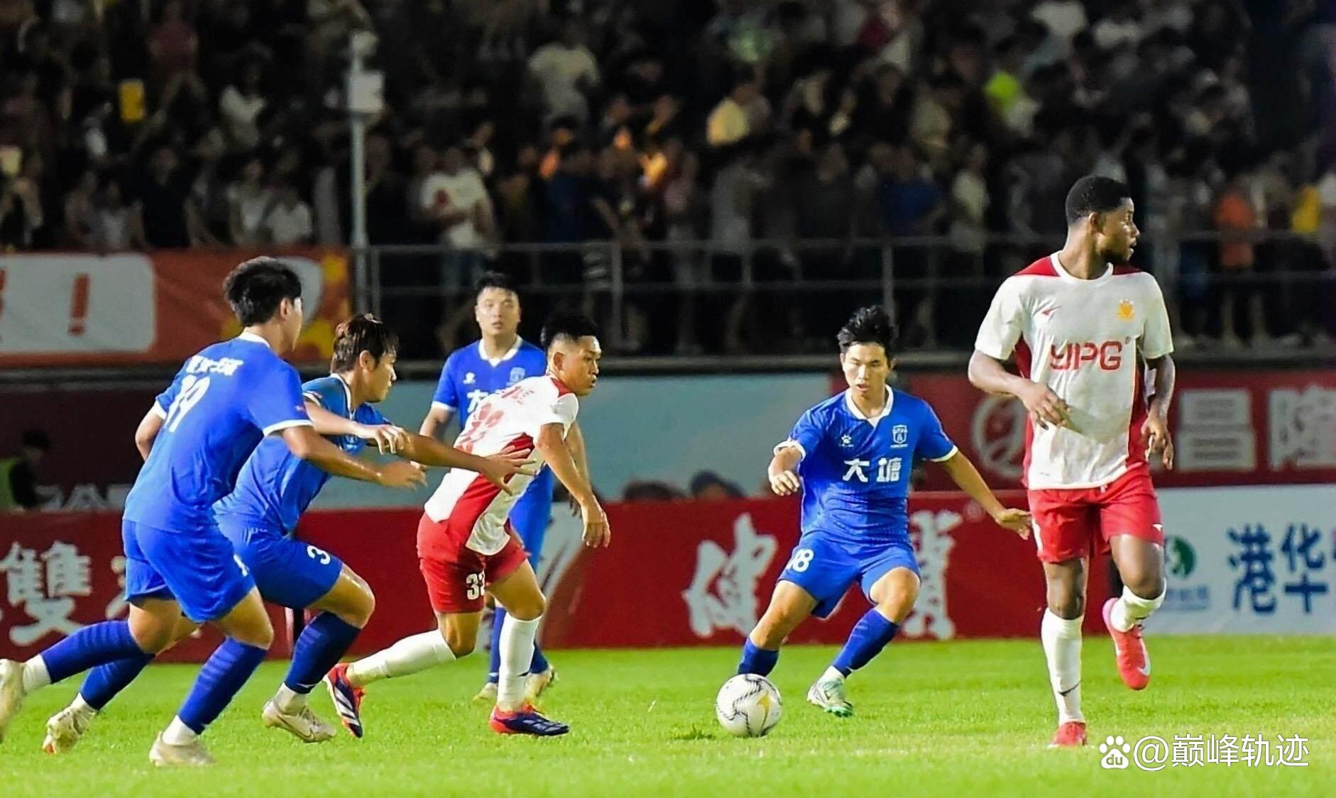 西甲赛场充满悬念，强队间对决持续激烈的简单介绍