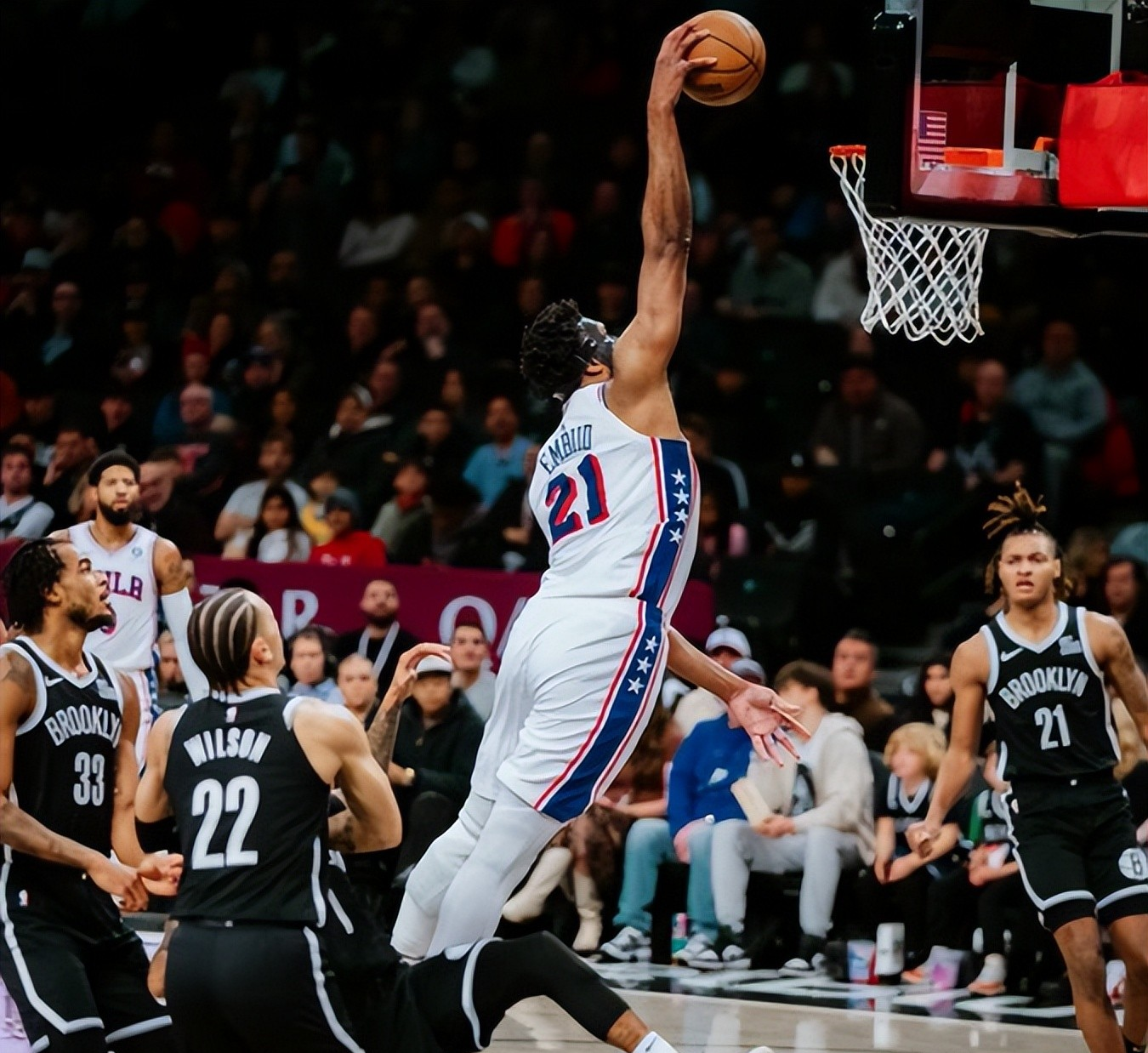 篮网客场击败独行侠，取得重要胜利