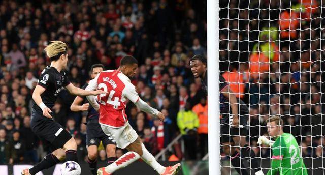 曼城客场大胜巴黎，晋级半决赛