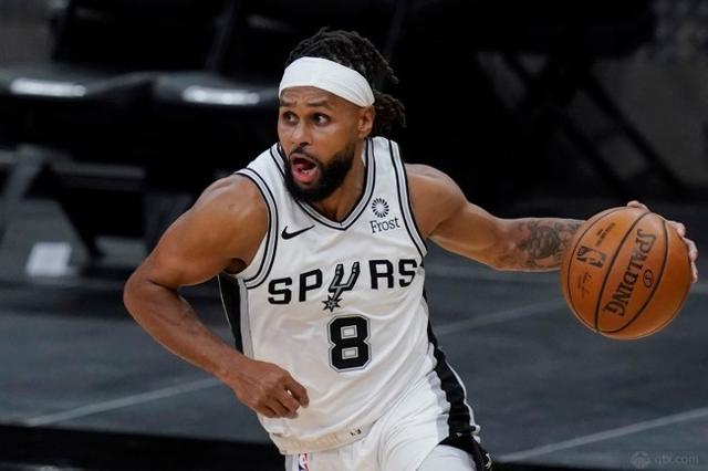 篮网队主教练战术调整得当，全队发挥出色的简单介绍