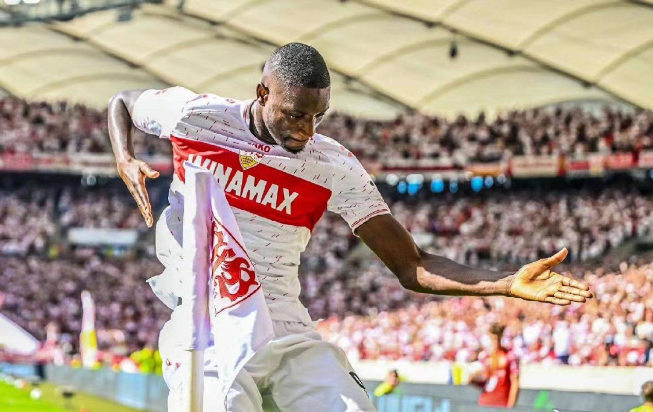 斯图加特赢得比赛，实力雄浑尽显的简单介绍