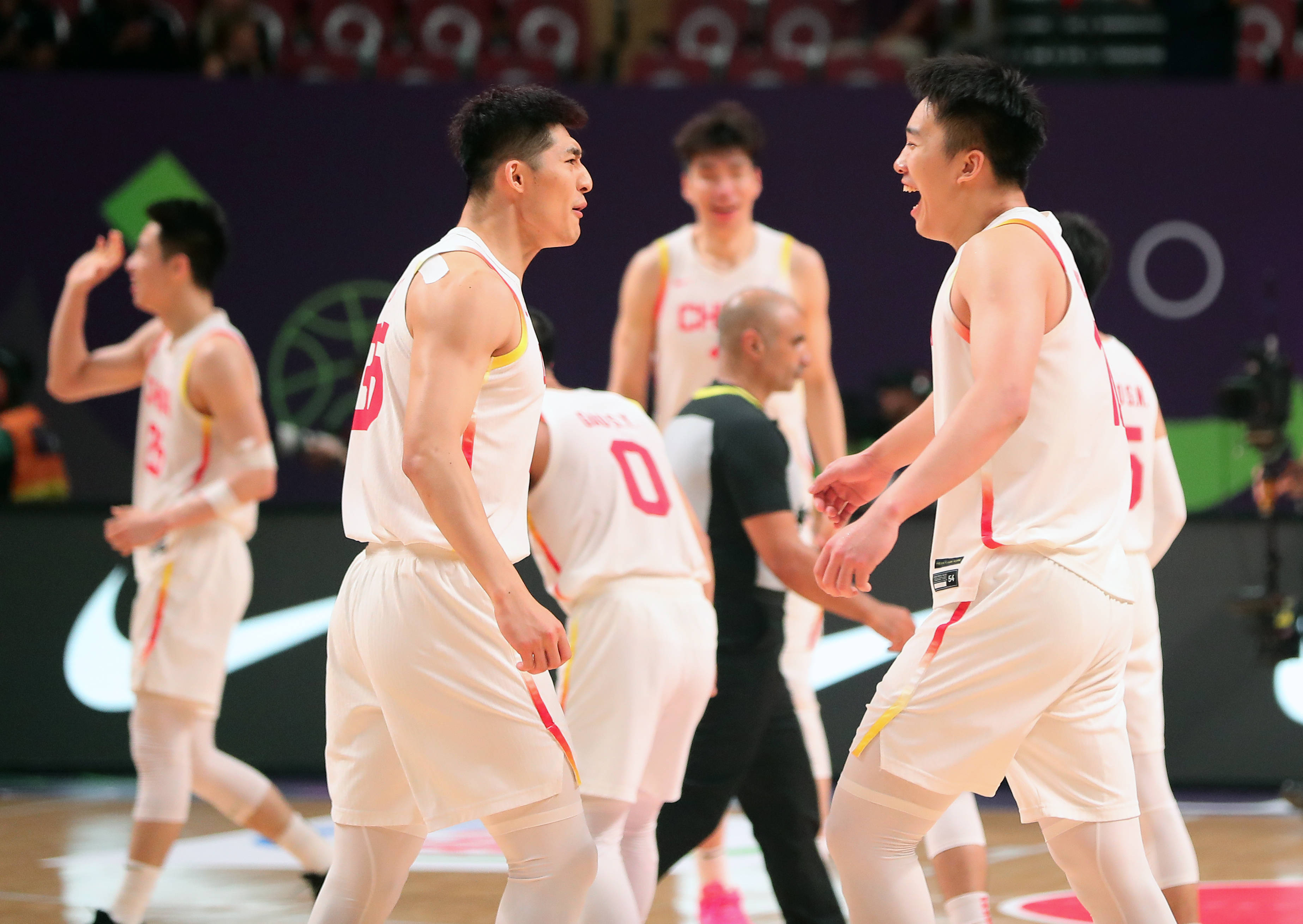 亚洲球队在全球篮球盛事中取得胜利