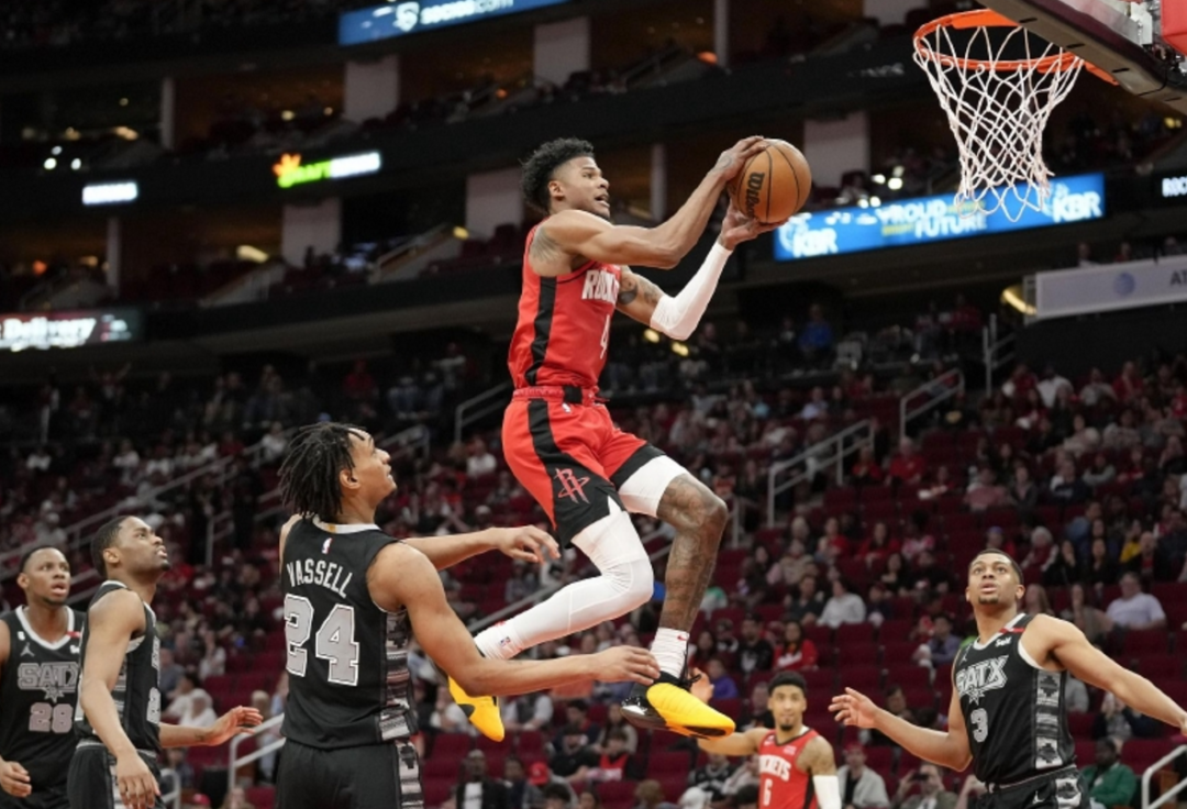 外线投篮命中率飙升，攻击手段多样