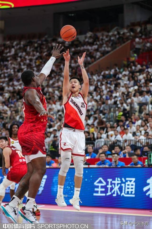 包含深圳马可波罗连胜中，击败贵州队的词条