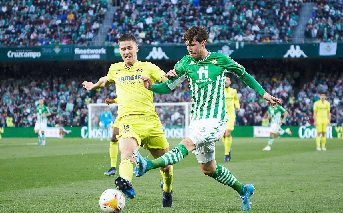 包含贝蒂斯连续2场不胜，保级形势堪忧的词条