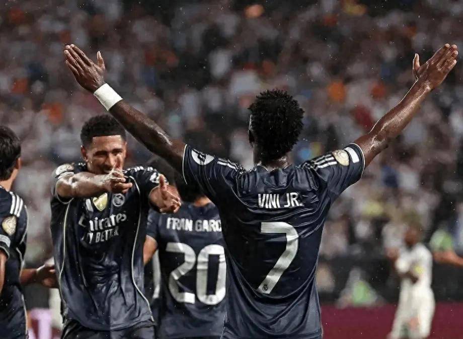 包含皇家马德里前锋连续传射，助球队击败对手继续领跑的词条