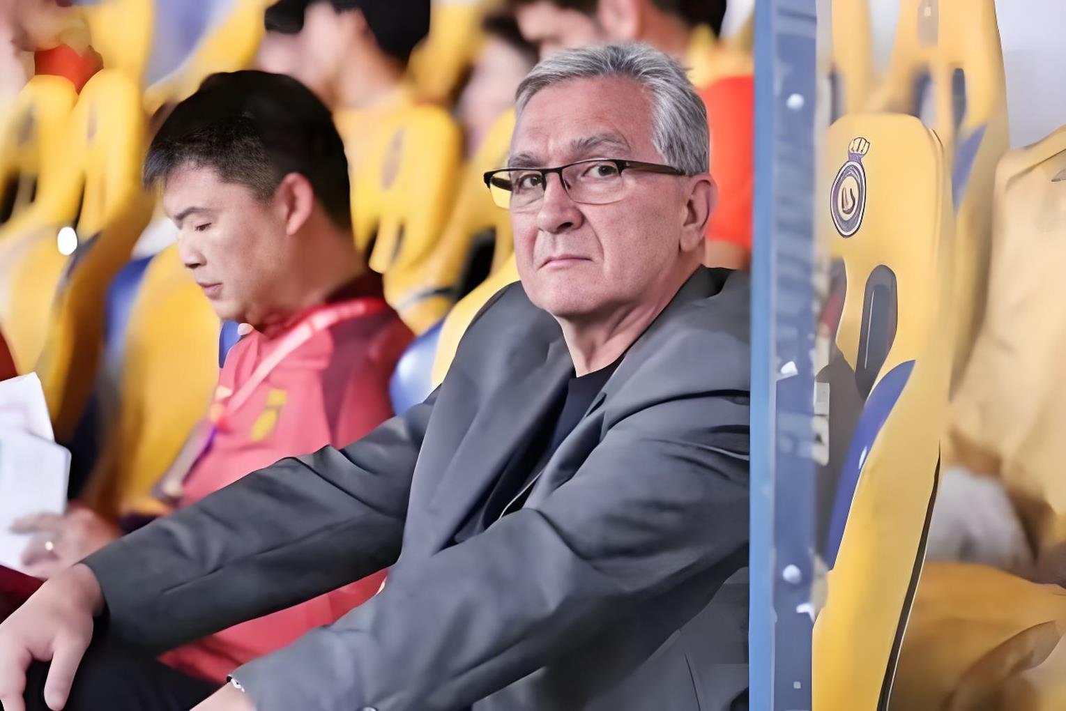 关于关键时刻球员表现出色，助球队取胜的信息