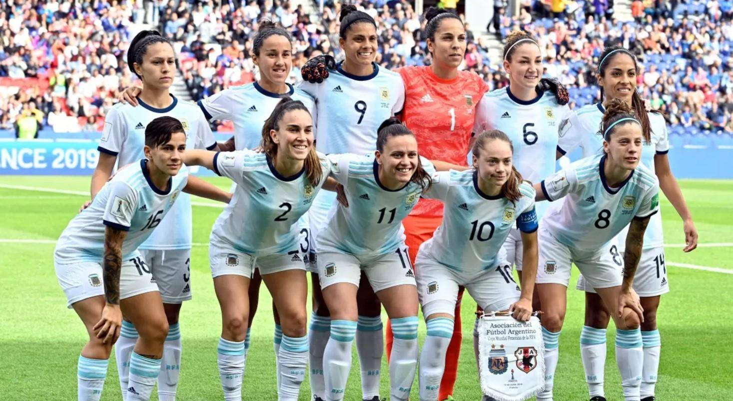 包含瑞典女足队备战国际杯赛,力争在比赛中取胜的词条 包含瑞典女足队备战国际杯赛,力争在比赛中取胜的词条