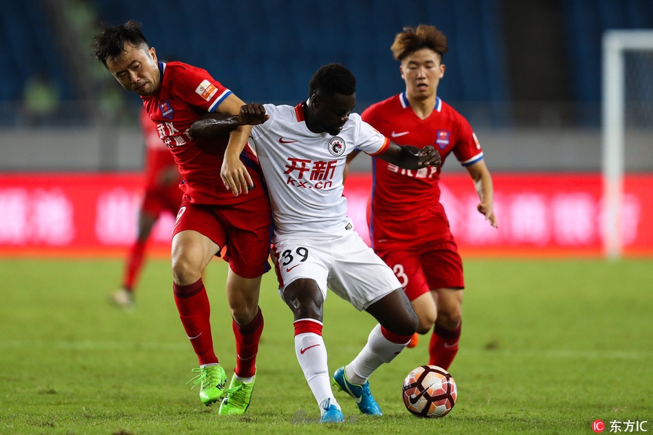 关于重庆当代力帆力克深圳佳兆业，夺得宝贵三分！的信息