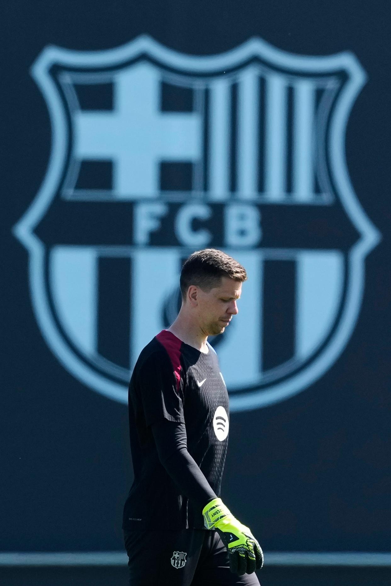 包含西班牙足球巨星斗志昂扬，争霸世界职业体育！的词条