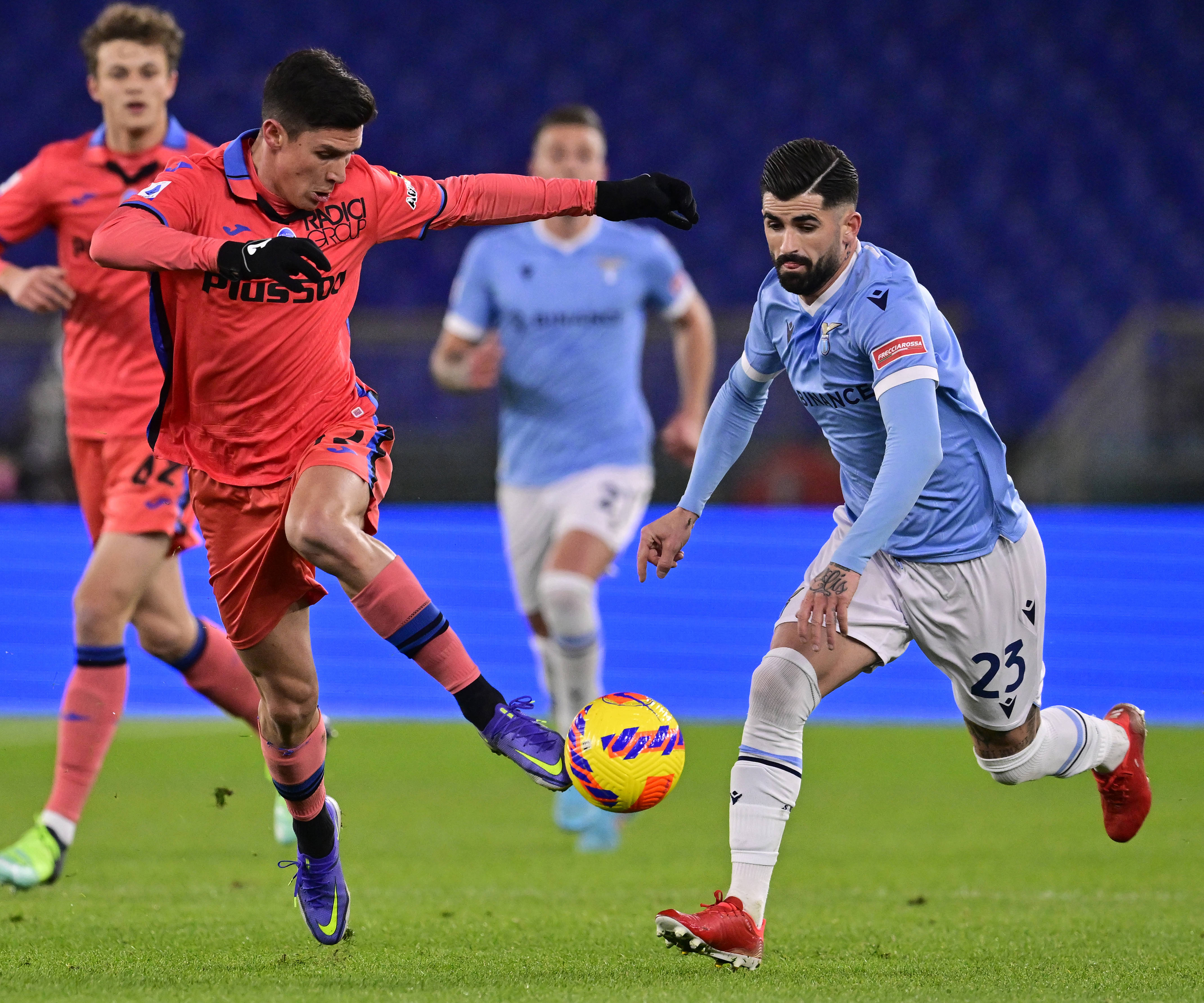 亚特兰大战术遭质疑，球队内部关系紧张