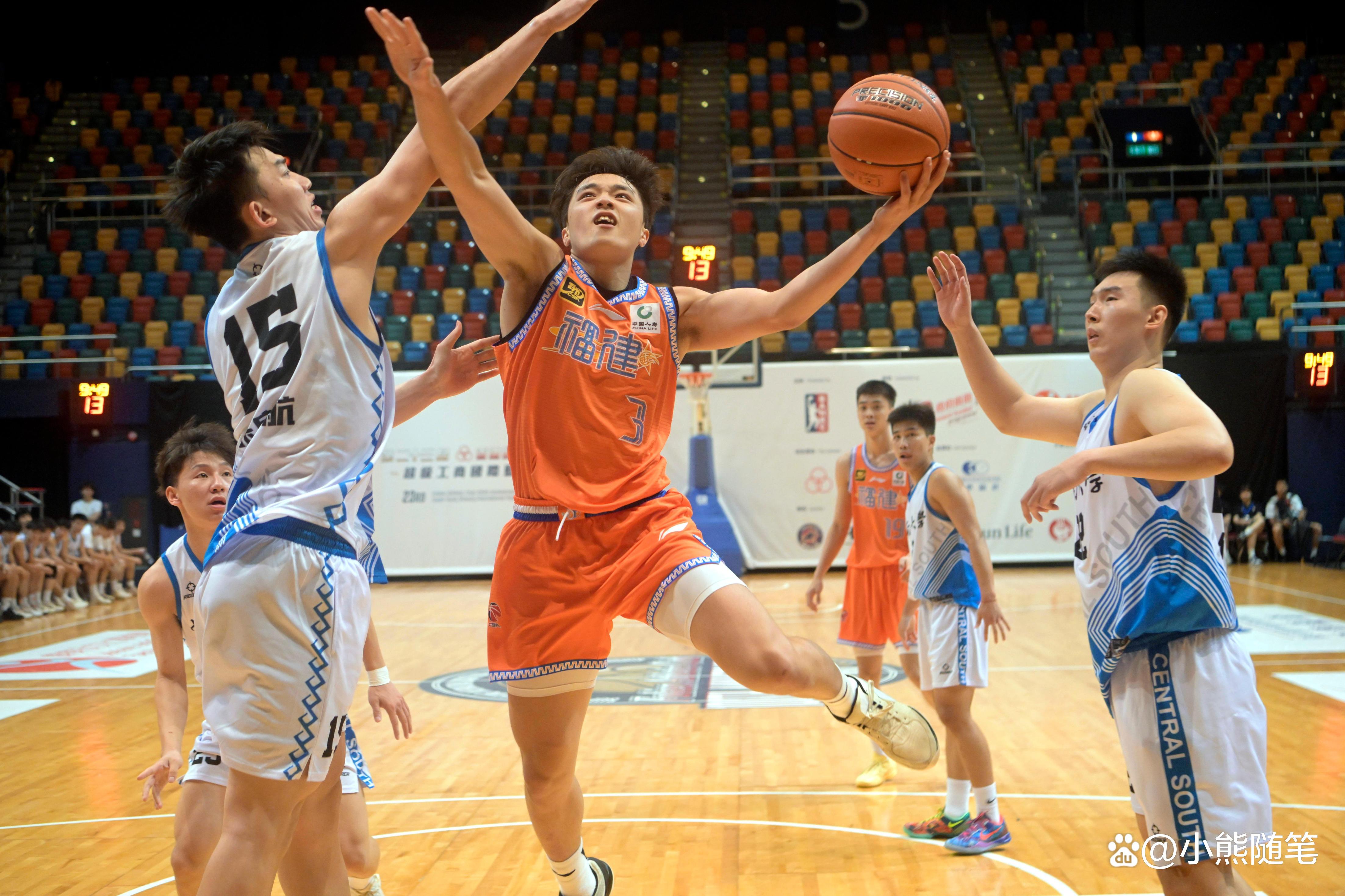 湖南男篮大胜福建队，豪取胜利