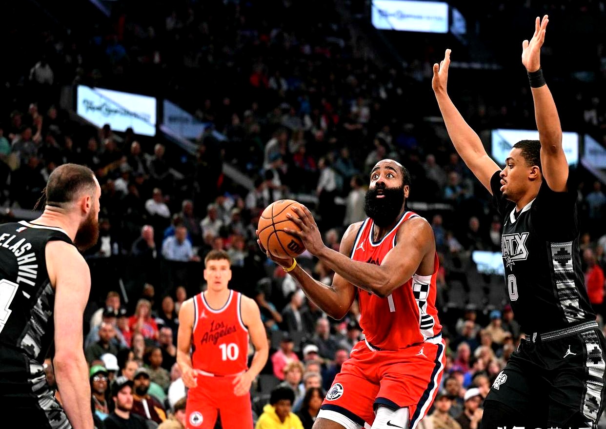 包含快船横扫爵士进入西部决赛的词条