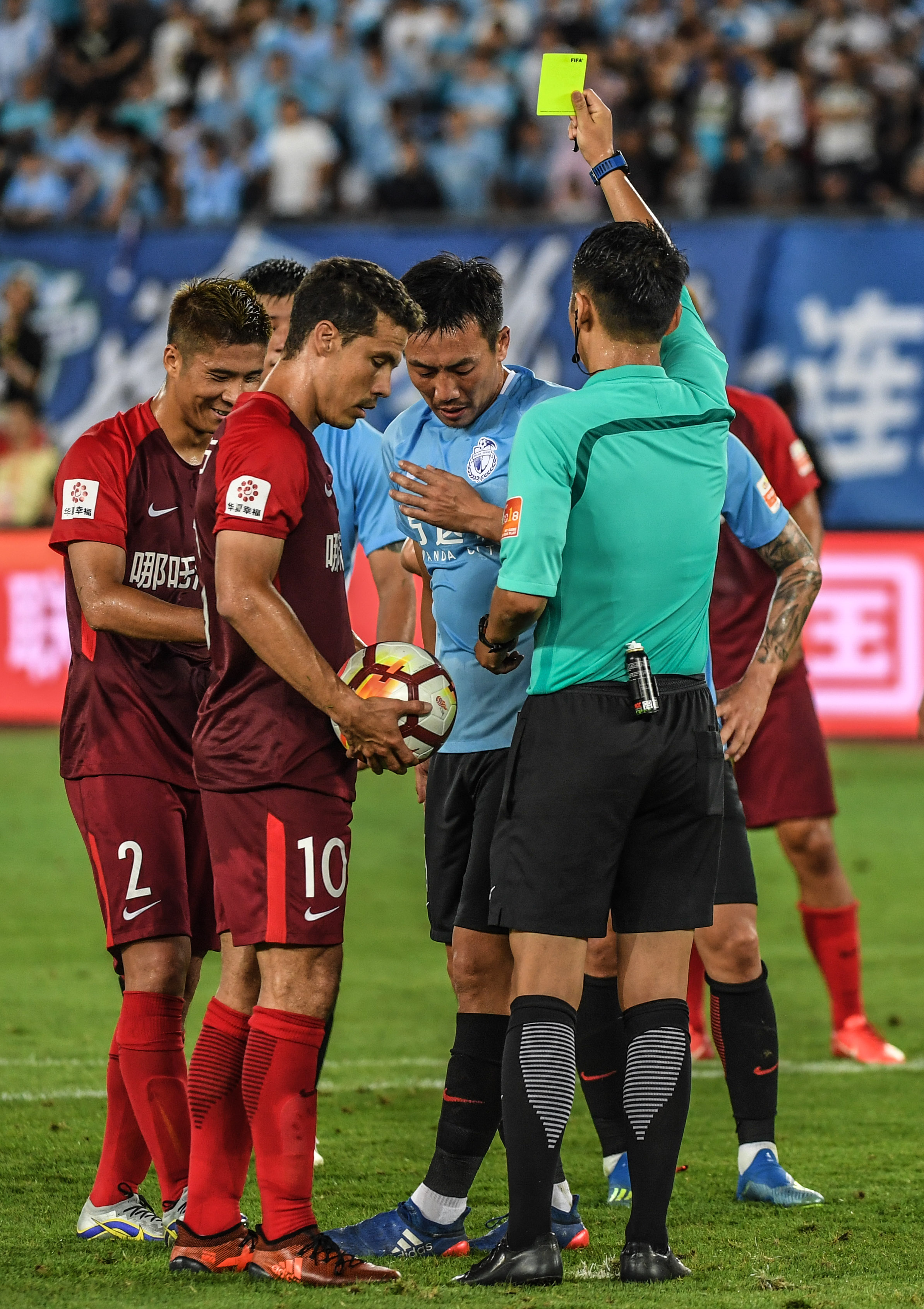 苏宁连胜华夏幸福，保持领先优势的简单介绍