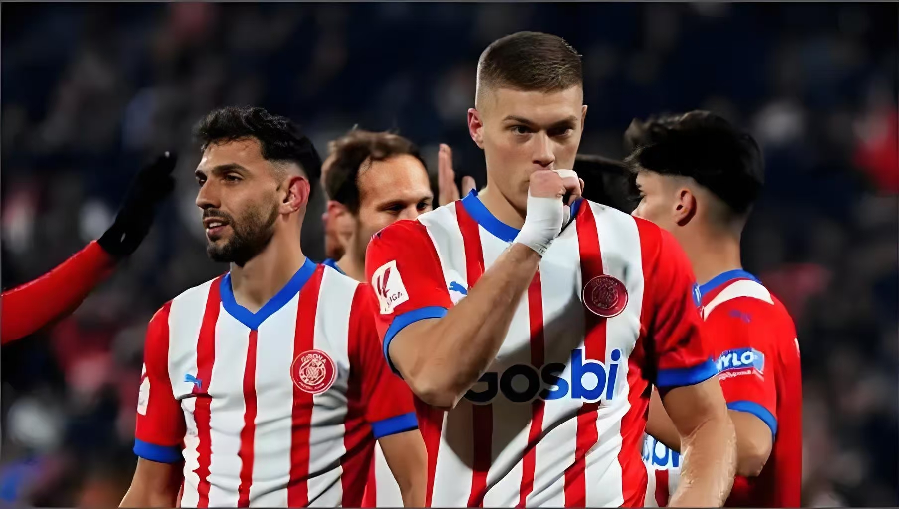 比利时主场大胜芬兰，小组领先优势稳固